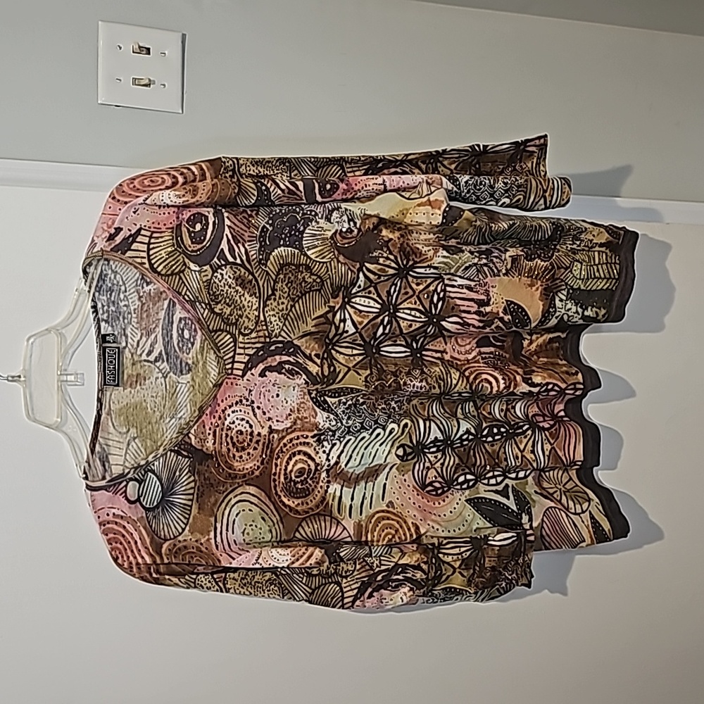 Woman's Fashque V neck 3/4 Sleeve print shirt size 3X